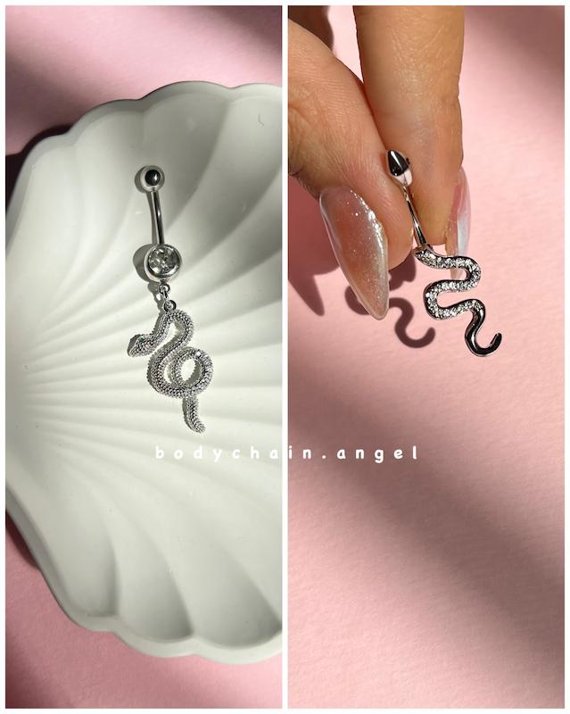 پیرسینگ واقعی ناف مار