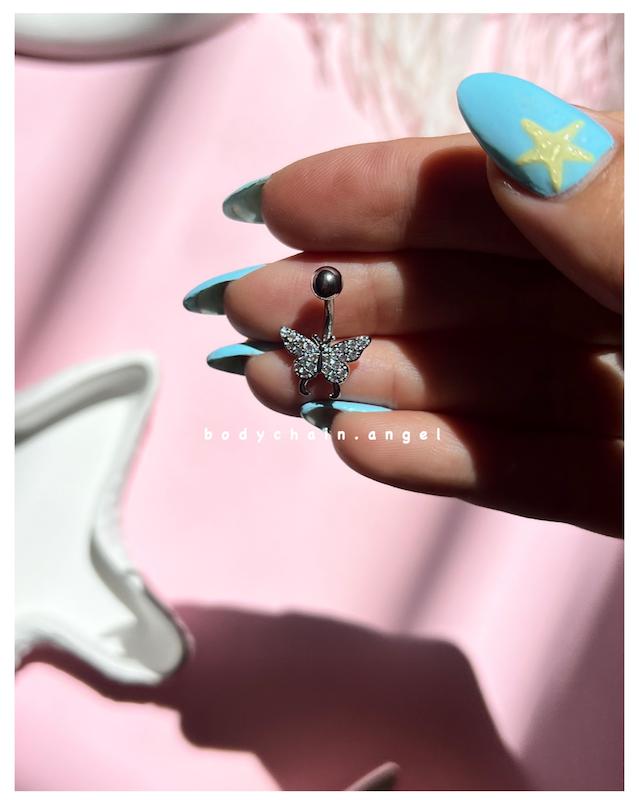 پیرسینگ واقعی ناف پروانه