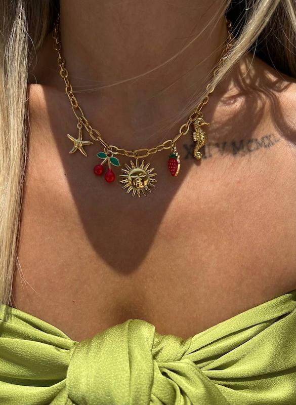 گردنبند آلبالو توت فرنگی