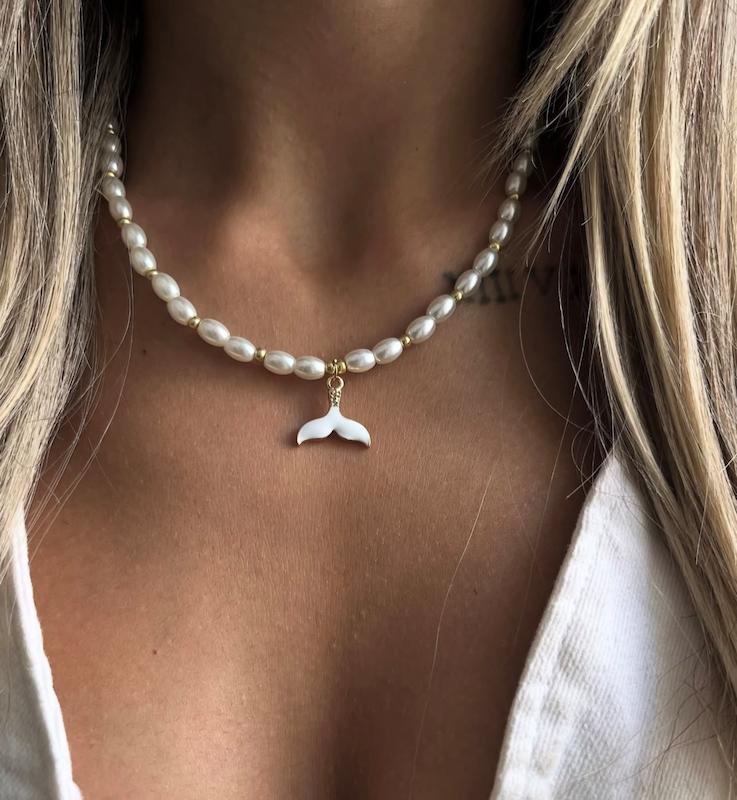 گردنبند دم وال