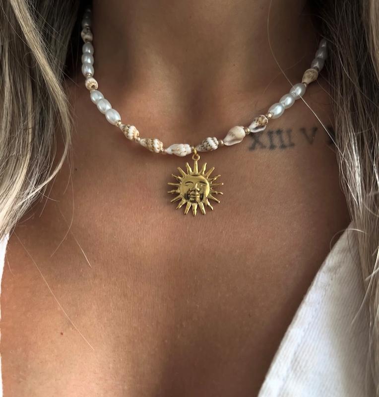 گردنبند خورشید گوشماهی