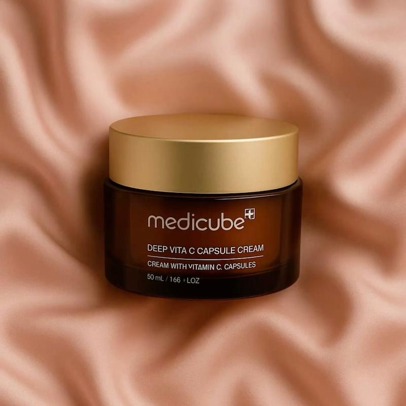 ویتامین سی روشن کننده و جوانساز مدیکیوب