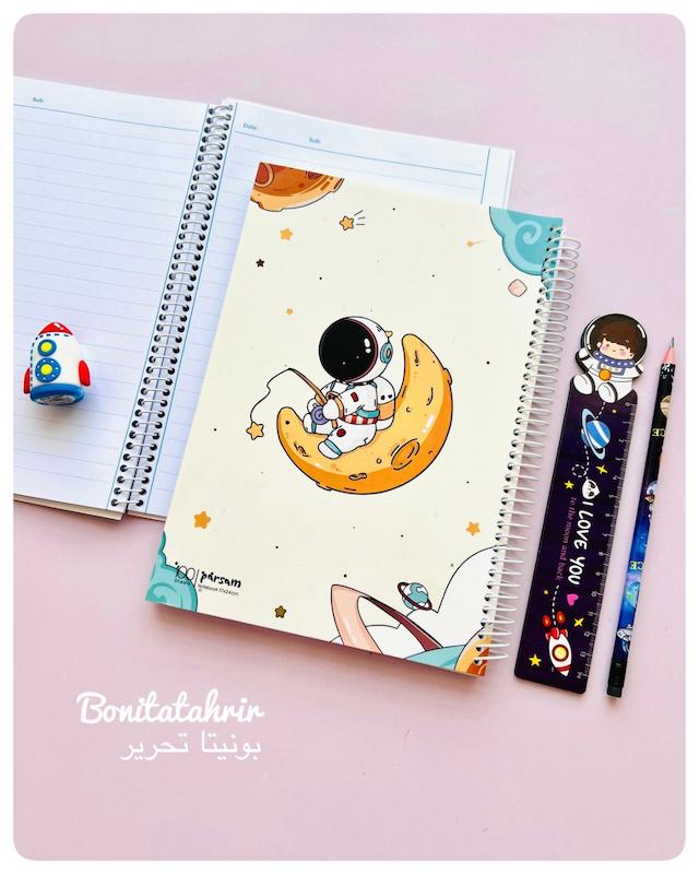 دفتر ۱۰۰ برگ فضانورد