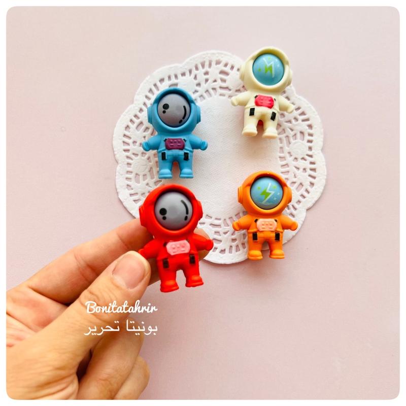 پاکن پازلی ۳ بُعدی فضانورد رنگی