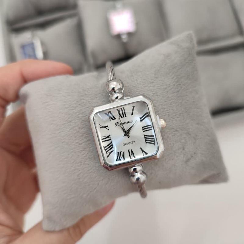 ساعت بنگلی صفحه رنگی فانتزی زنانه نقره ای 
