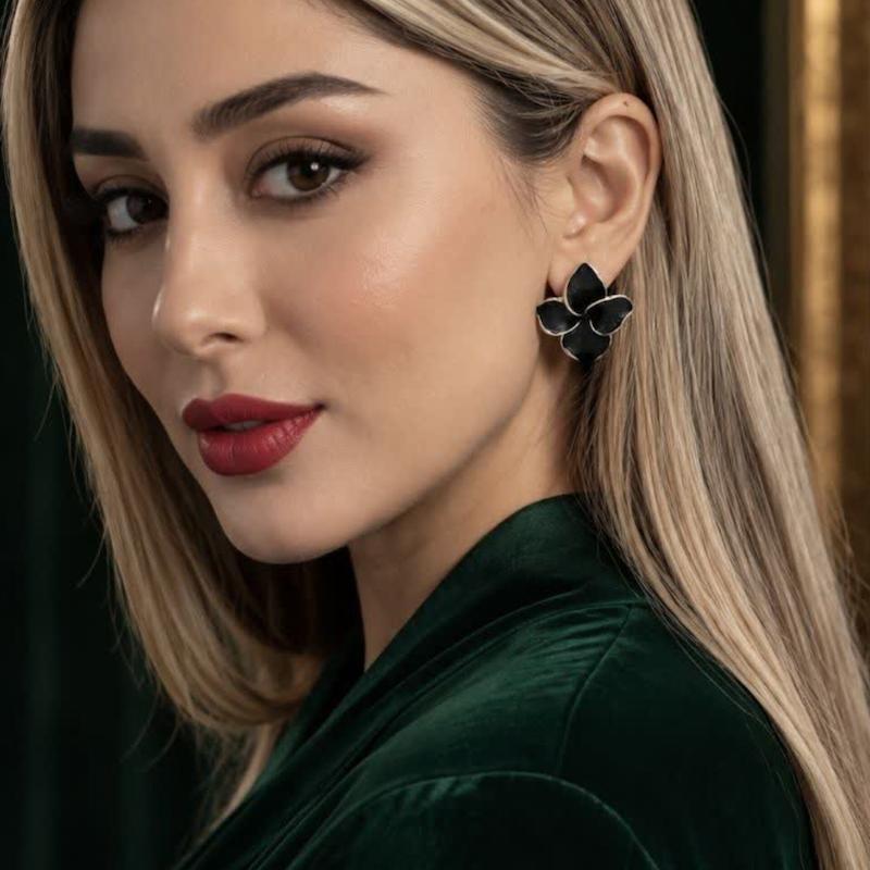 گوشواره میناکاری رنگی مدل گل مشکی