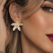 گوشواره میناکاری مدل گل فانتزی شیری