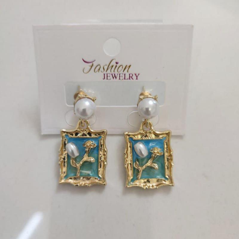 گوشواره میناکاری مدل گل لاله طلایی 