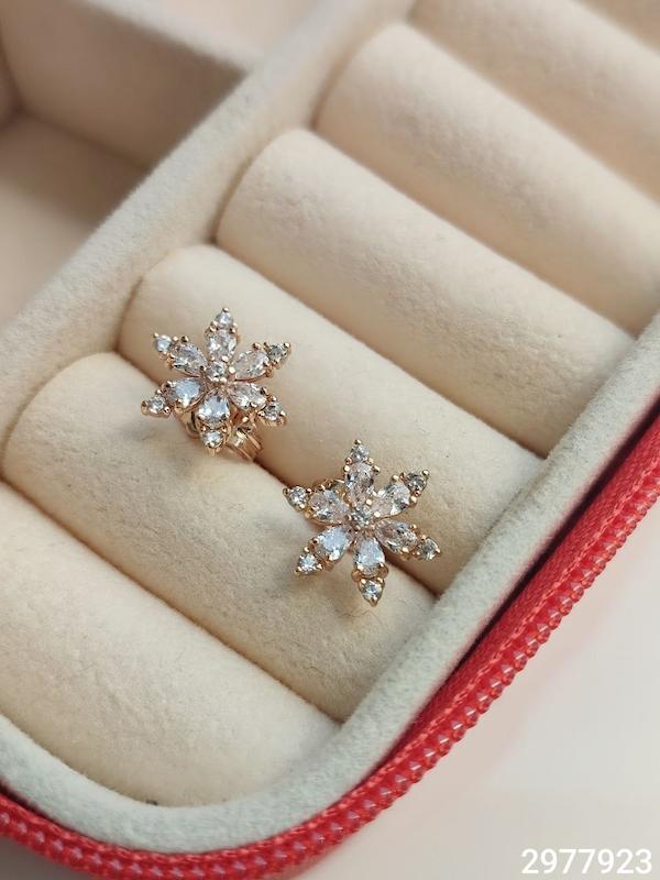گوشواره گلبرگ نگین دار ژوپینگ | 2977923