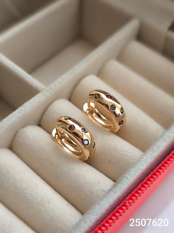 گوشواره حلقه‌ای با نگین های رنگی ژوپینگ | 2507620