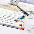 نمای نزدیک از جزئیات مداد رنگی اتودی 12 رنگ طرح زوتوپیا