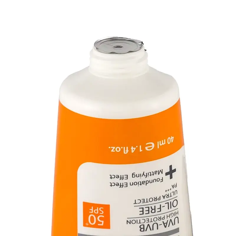 کرم ضد آفتاب رنگی وچه با SPF50 مناسب پوست چرب و دارای جوش حجم 40 میلی لیتر