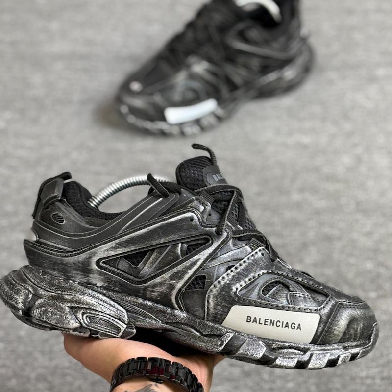 کتونی بالنسیاگا کاستوم