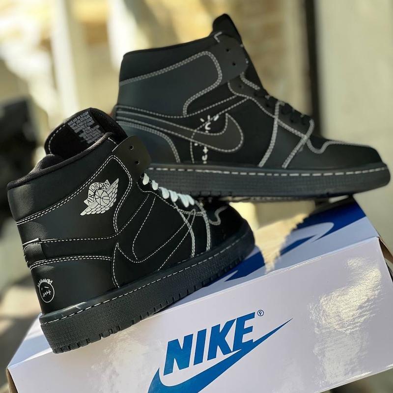 کتونی ترویس ساقدار رنگ مشکی دوخت سفید