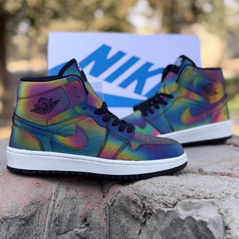 کتونی نایک ساق دار هولوگرامی