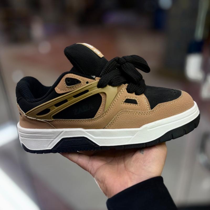 کتونی زارا رنگ مشکی موکا