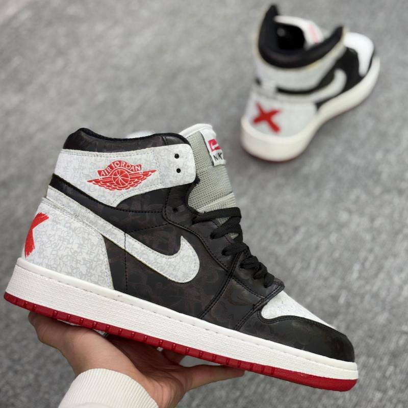 کتونی ساقدار کاستوم رنگ مشکی سفید