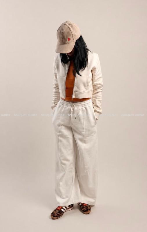 سوییشرت کراپ برشکا شیری