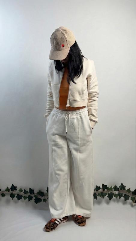 سوییشرت کراپ برشکا شیری