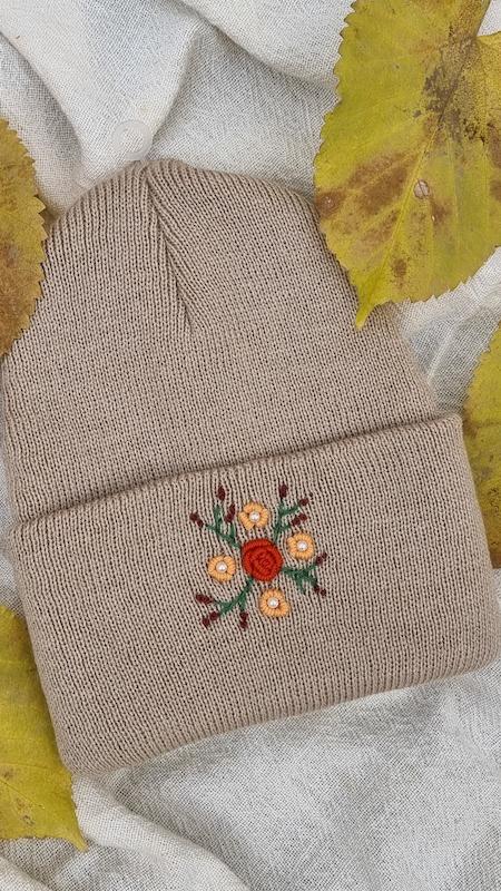 کلاه بافتنی گلدوزی شده