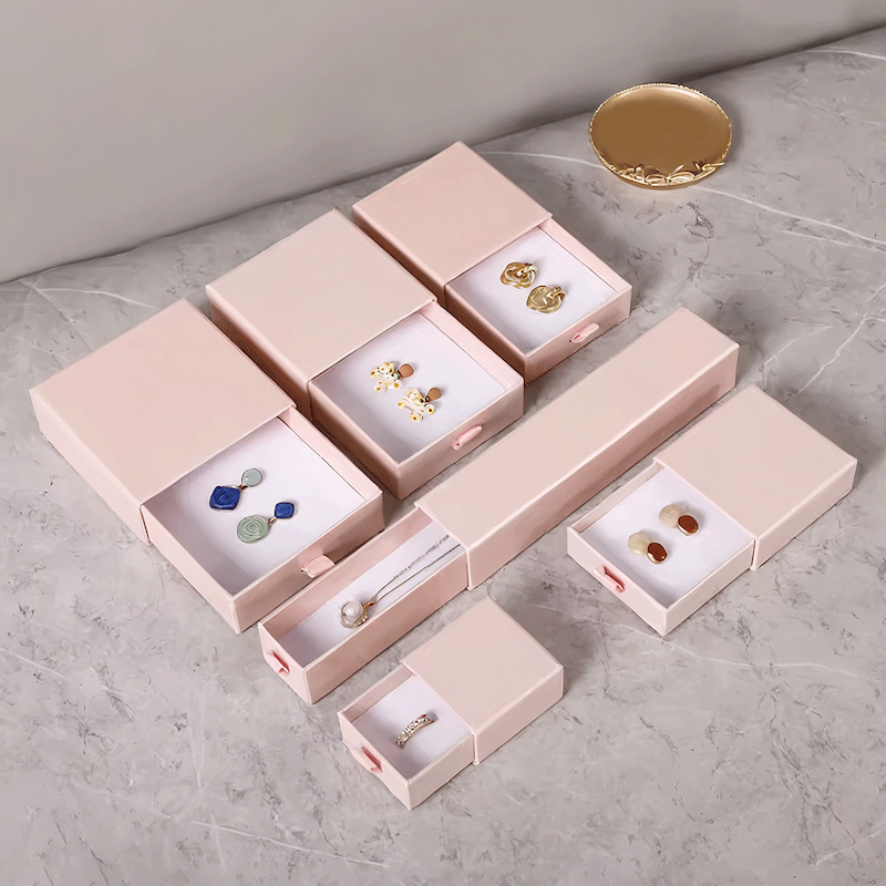 جعبه طلا و جواهر 