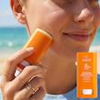 ضدآفتاب استیکی بی‌رنگ صورت، گردن، لب نوو SPF 50 مدل هیالورونیک اسید محافظ در برابر UVA + UVB مناسب برای انواع پوست حجم ۱۸ میلی‌لیتر