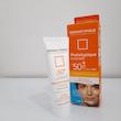 کرم ضدآفتاب بی‌رنگ دست، صورت درماتیپیک SPF50 مدل فلوءیدمت مناسب برای پوست چرب حجم 50 میلی‌لیتر