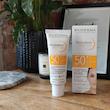 ژل ضد آفتاب بدون رنگ بایودرما +SPF50 مدل Photoderm Spot-Age محافظ UVA ،UVB و PA++++، ضد لک، ضد پیری، ضد آب، مناسب انواع پوست حجم 40 میلی‌لیتر