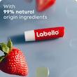بالم لب لابلو مدل Strawberry Shine با رایحه توتفرنگی، پوشش درخشان، محافظ رطوبت، نرمکننده و فناوری Hydra IQ برای جلوگیری از خشکی و ترک لب