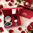 ست هدیه زنانه مروارید عشق لوکس همراه دستبند خورشیدی و باکس گل معطر کد 026