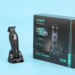 ماشین اصلاح موی صورت شارژی وی جی ار مدل V-880 T با تیغه سرامیکی خودتیز شونده، طراحی ارگونومیک، قابلیت شارژ سریع و اصلاح با شماره صفر