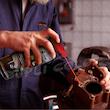 اسپری نسوز نقره ای و اسپری شیشه دودی و اسپری روان کننده و اسپری براق کننده و اسپری رینگ مشکی و اسپری پولیش داشبورد دوپلی کالر مدل DUPLI6 حجم 500 میلی لیتر مجموعه 6 عددی