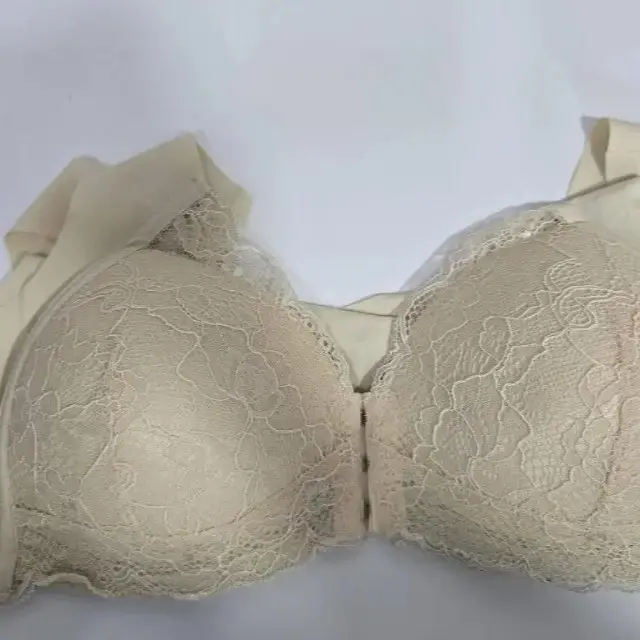 سوتین اسفنجی جلو بازشو گیپور دار