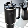 ماگ استنلی مدل Quencher Tumbler H2.0 کد 40oz گنجایش 1.18 لیتر