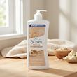 لوسیون بدن تسکین‌دهنده سینت ایوز مدل Soothing حجم 621 میلی‌لیتر، حاوی عصاره جوی دوسر و شی باتر، آبرسان و نرم‌کننده پوست خشک، جذب سریع و فرمول غیرچرب