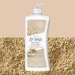 لوسیون بدن تسکین‌دهنده سینت ایوز مدل Soothing حجم 621 میلی‌لیتر، حاوی عصاره جوی دوسر و شی باتر، آبرسان و نرم‌کننده پوست خشک، جذب سریع و فرمول غیرچرب