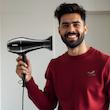 سشوار حرفه‌ای 2200 وات وی جی ار مدل V-414، موتور AC، وزن 802 گرم، المنت سرامیک تورمالین، دارای سری متمرکز‌کننده باریک، متمرکز‌کننده پهن با ویژگی صاف‌کنندگی، حجم‌دهندگی، با قابلیت تنظیم دما، فناوری تولید یون