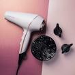 سشوار حرفه‌ای 2400 وات رمینگتون مدل AC9140B Proluxe، موتور AC، وزن 300 گرم، دارای سری متمرکز‌کننده با ویژگی صاف‌کنندگی، با قابلیت باد سرد، عملکرد توربو، فناوری تولید یون