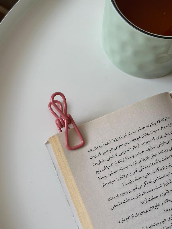 گیره فلزی مناسب برای کتاب و لباس رنگ صورتی پاستلی