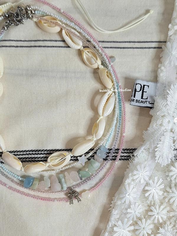 گردنبند منجوقی آبی صورتی