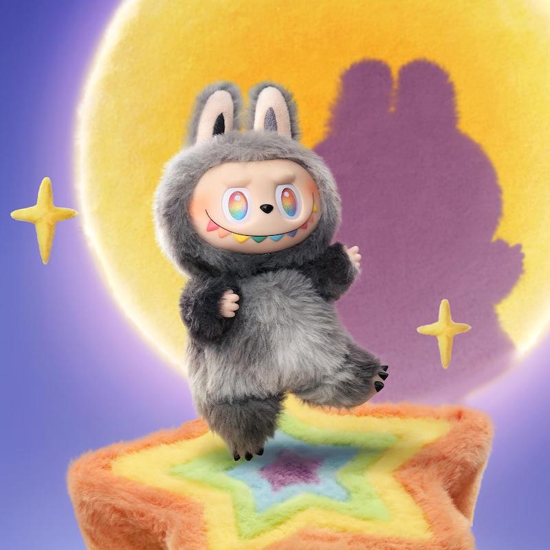 پاپ مارت عروسک سورپرایزی ایستاده هیولای لبوبو سری انرژی Pop Mart Labubu The Monsters Big Into Energy Series Vinyl Plush Pendant Blind Box Poonel Store