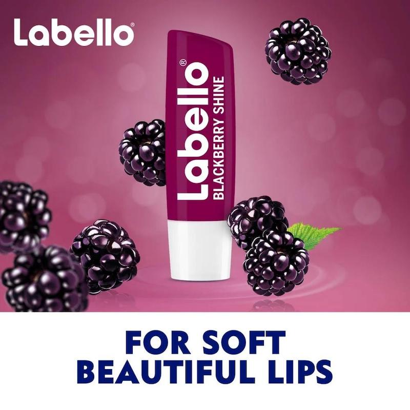 بالم لب روزانه لبلو رطوبت رسانی 24 ساعته رایحه بلک بری کد 65659870 labello fruity shine blackberry 4.8 g with a blackberry aroma www.poonelstore.com