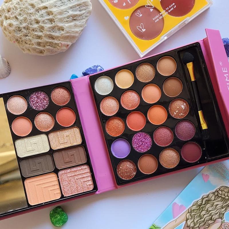 پالت همه کاره آرایشی سایه چشم، رژ لب، سایه ابرو توتوتایم tutu time highlighter eye brow blusher eye shadow & lipstick all in one makeup palette www.poonelstore.com