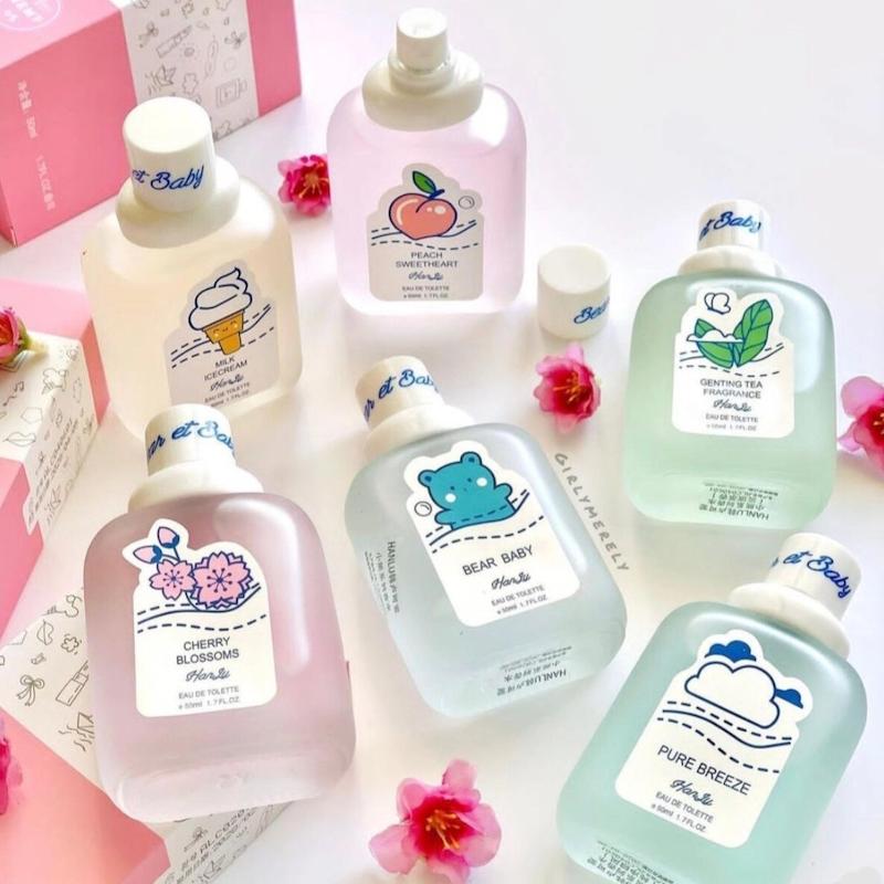 عطر آنتی باکتریال مخصوص نواحی خصوصی خانم ها، خوشبوکننده نواحی خصوصی مناسب برای خانم ها حجم 50 میلی لیتر+نحوه استفاده به همراه ماسک ویتامینه صورت private area deodorant suitable for women poonelstore.com