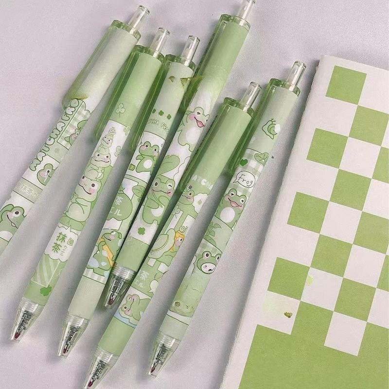 خودکار پینترستی قورباغه، خودکار ژله ای فانتزی کیوت مدل قورباغه Cute Frog Limited Pen Push Type High Value Matcha Croaking Press Gel Pen 0.5 Black Quick Drying Water Pen Poonel Store