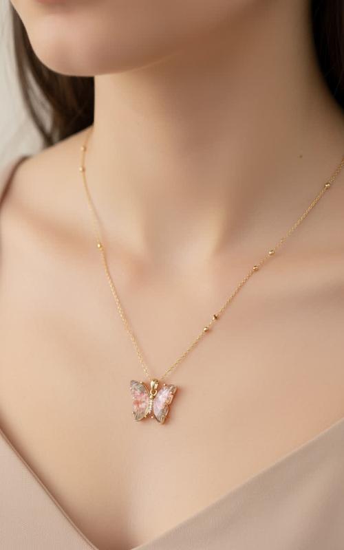 گردنبند طرح پروانه 