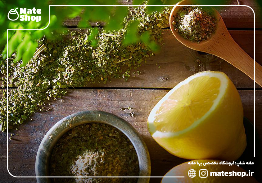 چای ماته در کنار لیموی تازه و ویتامین سی