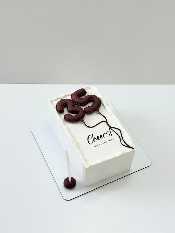 کیک مستطیل با عدد بادکنکی