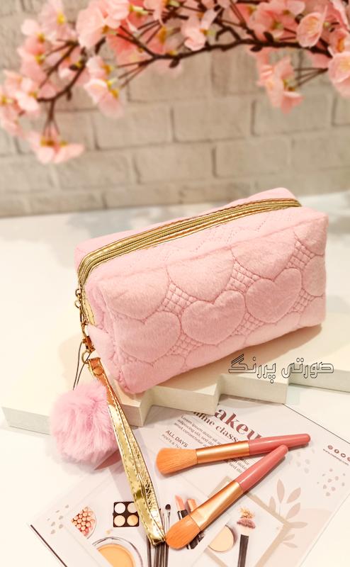 کیف لوازم آرایش و محصولات مراقبتی، مخمل طرح قلب وارداتی با آستر ضدآب  و درجه یک