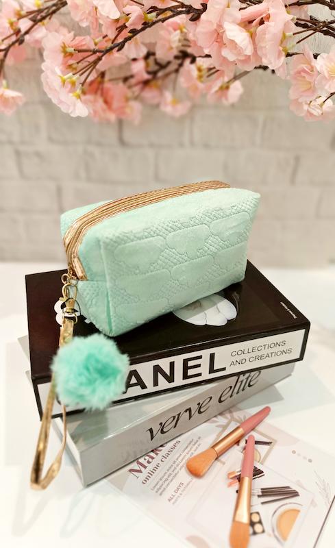 کیف لوازم آرایش و مراقبتی پوست، مخمل طرح ابر وارداتی با آستر ضدآب و درجه یک